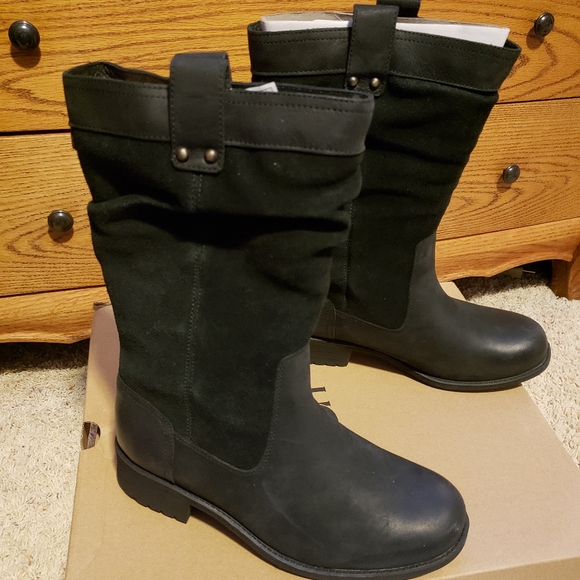 Ugg  black boots - Picture 2 of 6